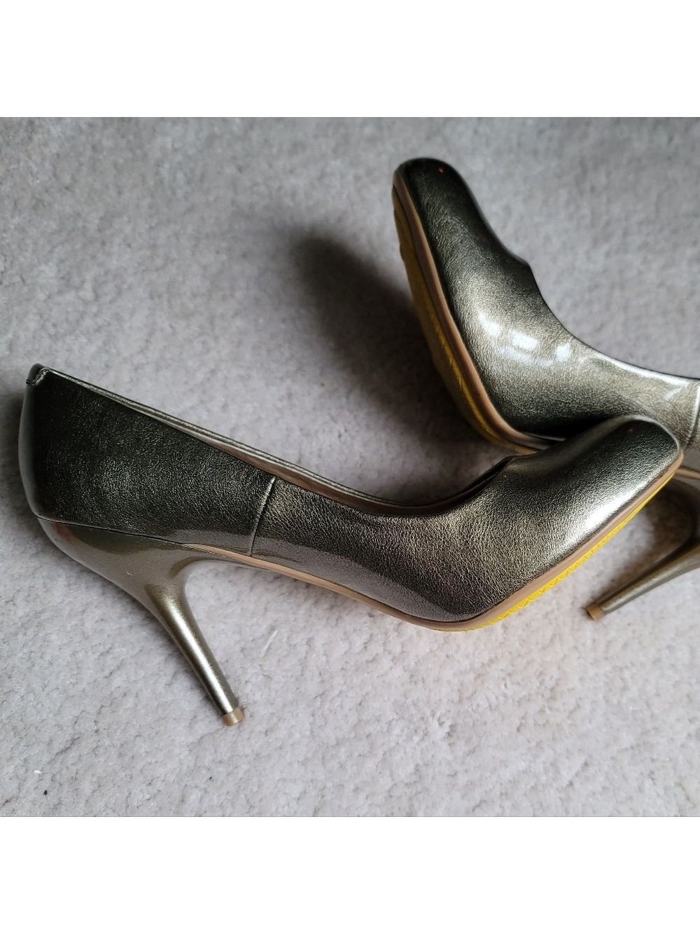 Kenneth Cole Reaction Joani Lee Metallic Pumps Size 6 M
